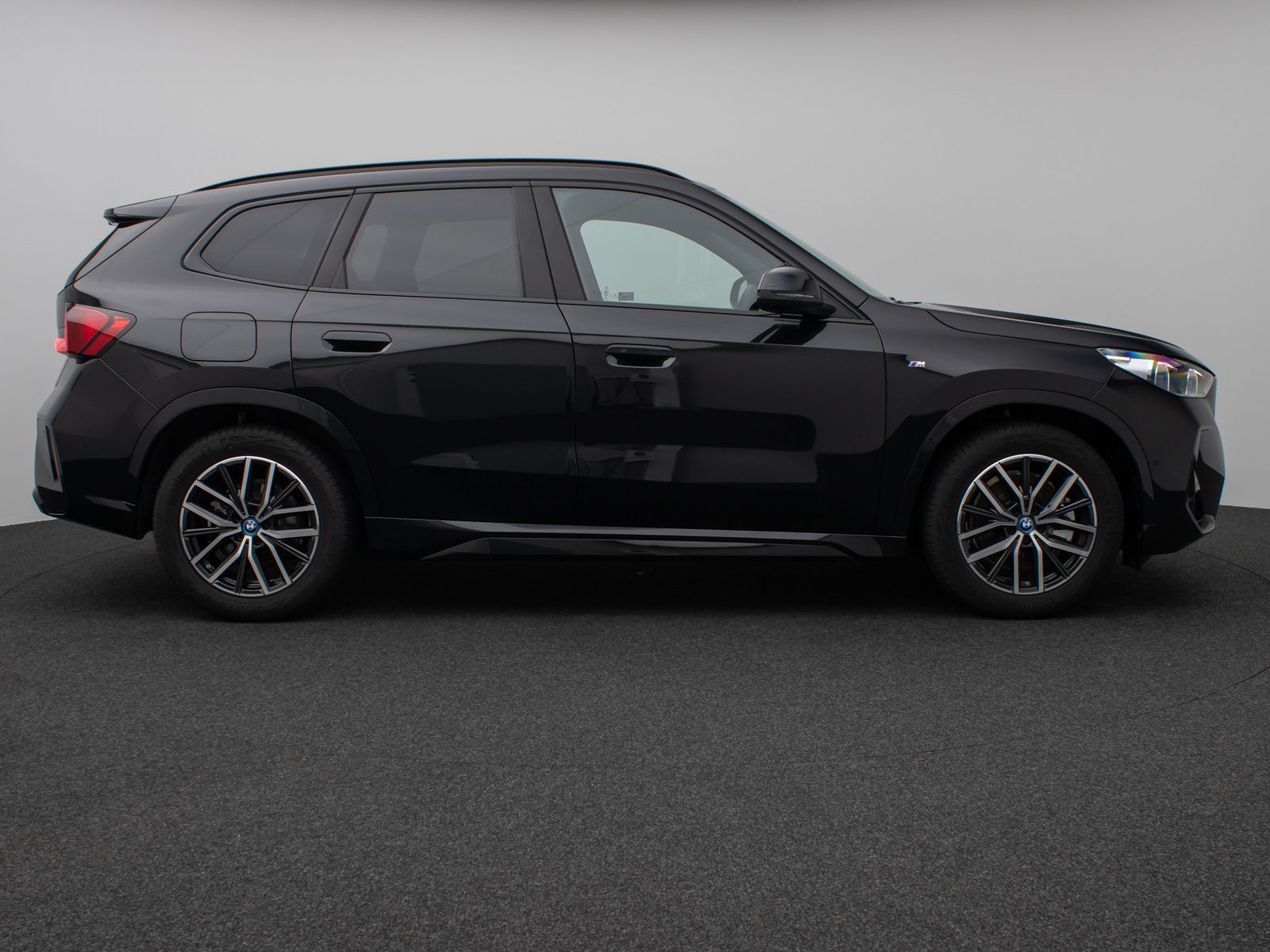 Fahrzeugabbildung BMW X1 xD25e M Sport Panorama Kamera H/K DAB Komfort