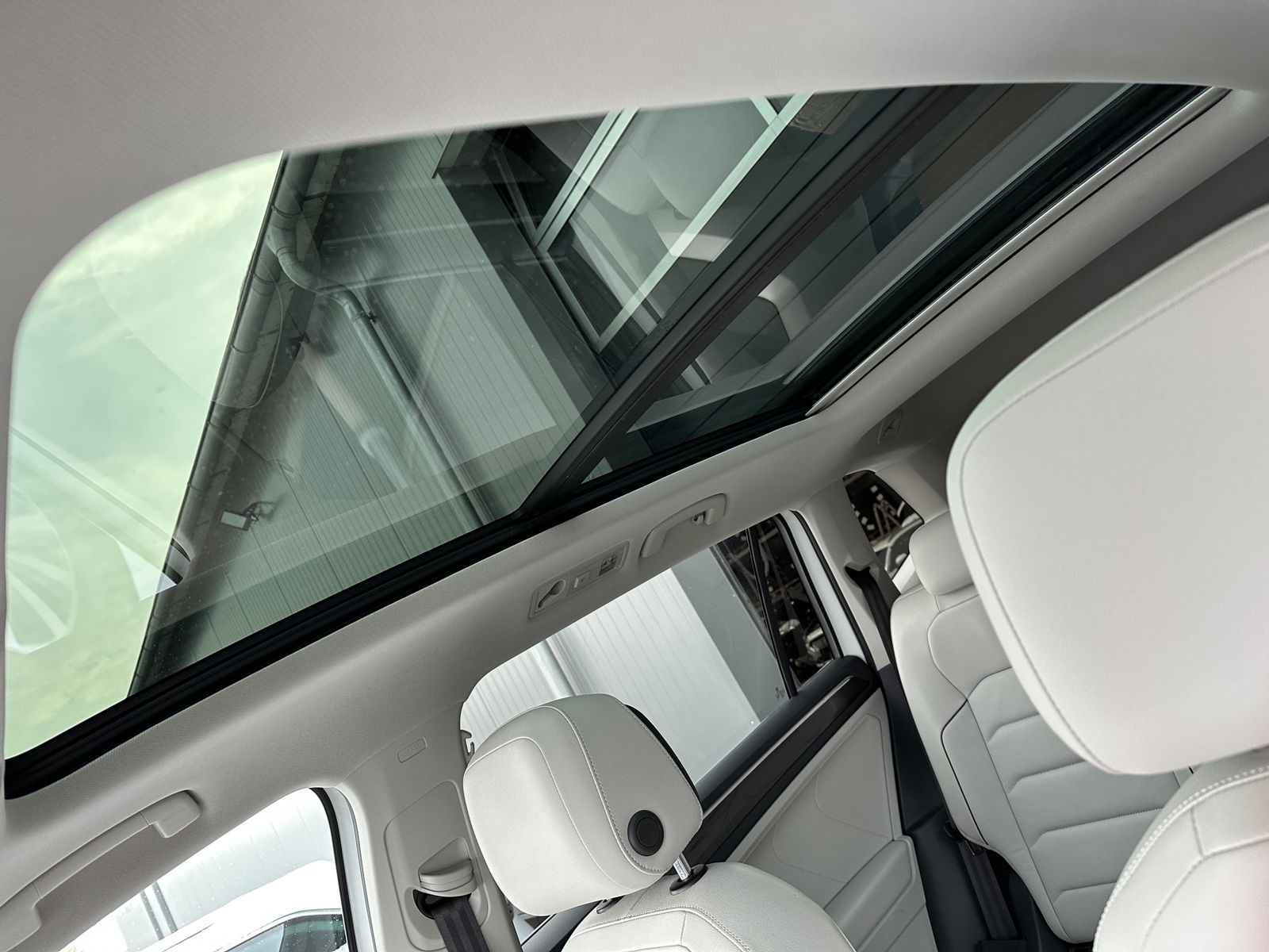 Fahrzeugabbildung Volkswagen Tiguan Allspace 4M HL NAV+LED+AHK+PANO+KAMERA+PP