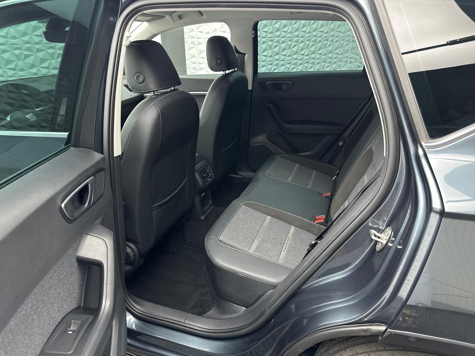 Fahrzeugabbildung SEAT ATECA 1.5TSI ANDROID/KAMERA/PDC/ACC/AHK/LED/NAVI