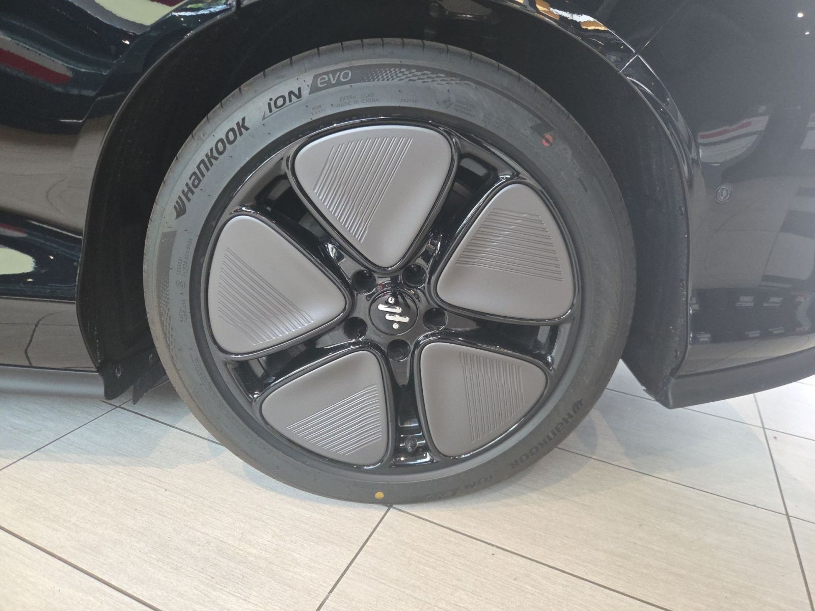 Fahrzeugabbildung MG IM5 Premium 408 PS Autom. *BESTELLFAHRZEUG*