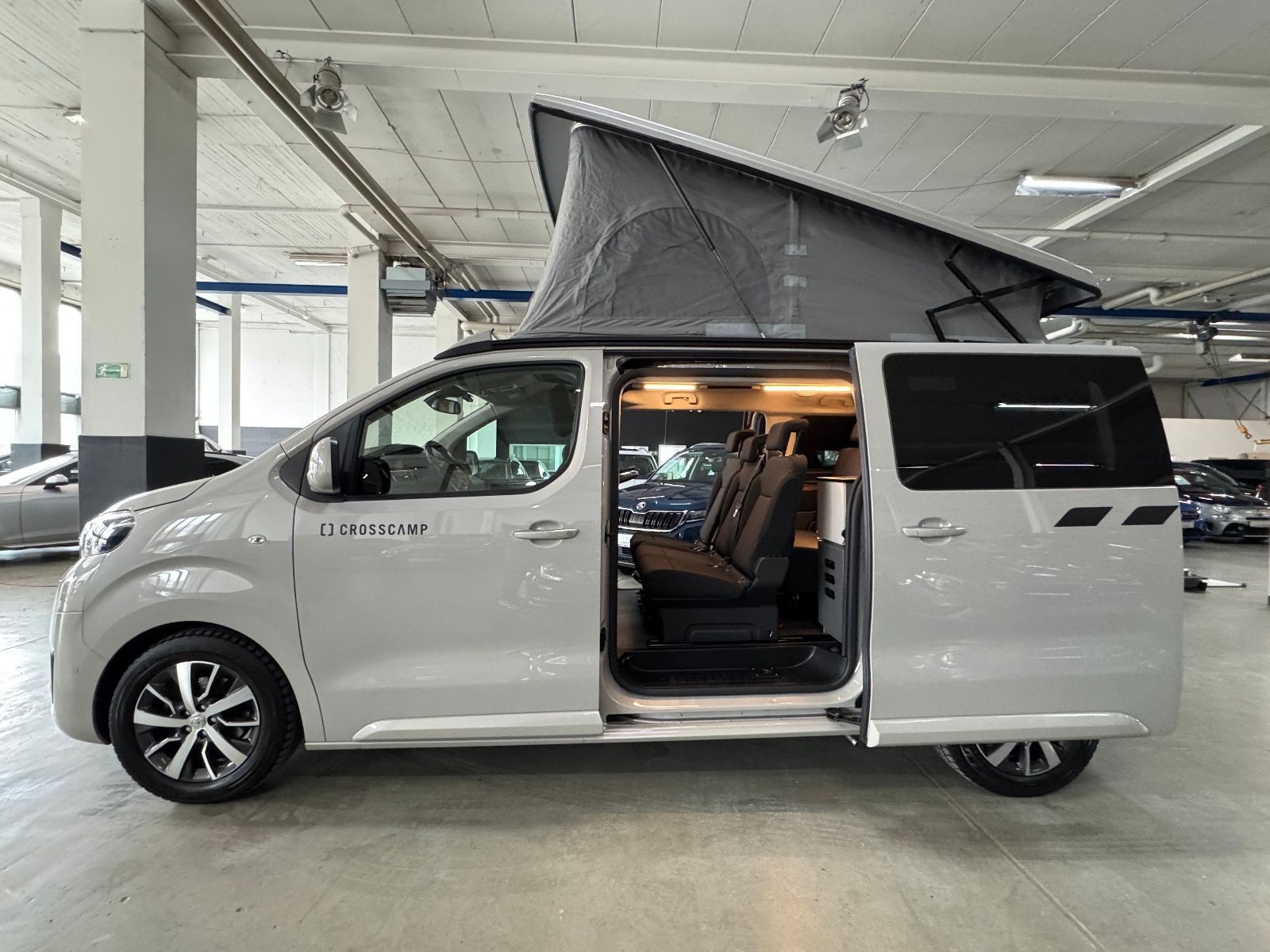 Fahrzeugabbildung Toyota DETHLEFFS CROSSCAMP FLEX 7-SITZER AUFSTELLDACH
