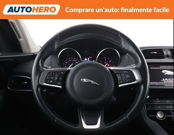 Jaguar F-Pace - 12