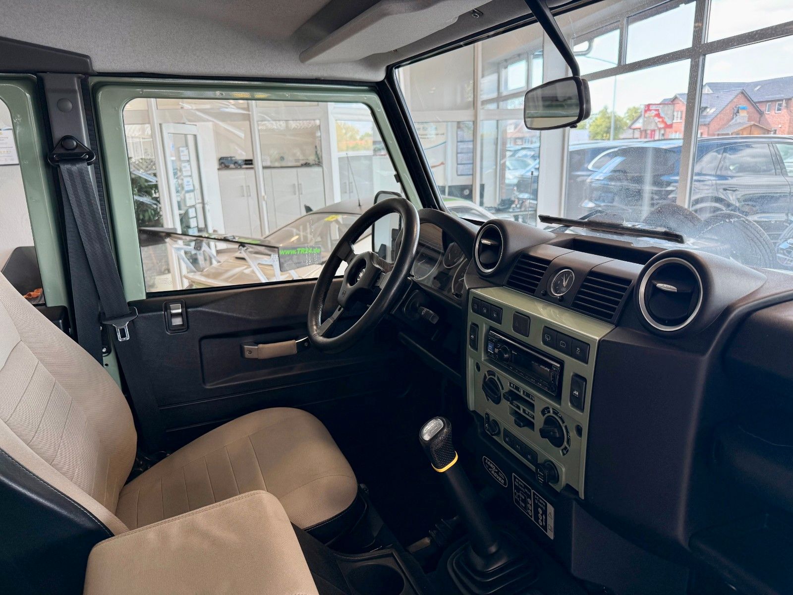 Fahrzeugabbildung Land Rover Defender 110 Heritage Station Wagon 7-Sitzer/AHK