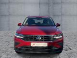 Volkswagen Tiguan 1.5TSI DSG LIFE LED+NAV+ACC+SHZ+2xPDC+AHK - Volkswagen Tiguan mit Benzin-Antrieb