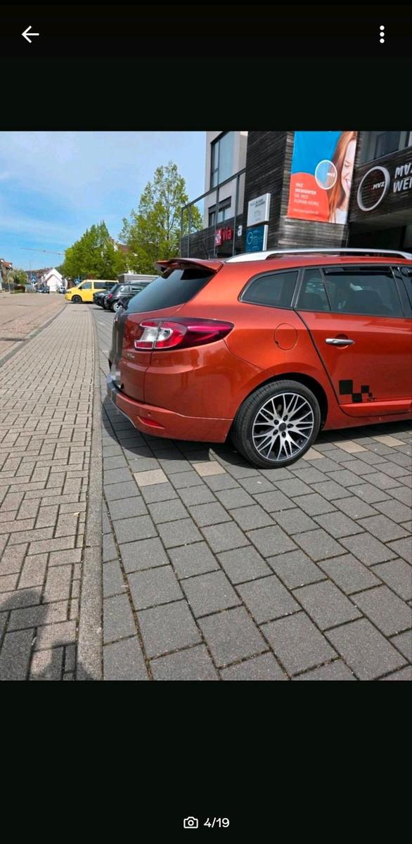 Renault Megane 2011 — engine 131 HP (96kW)