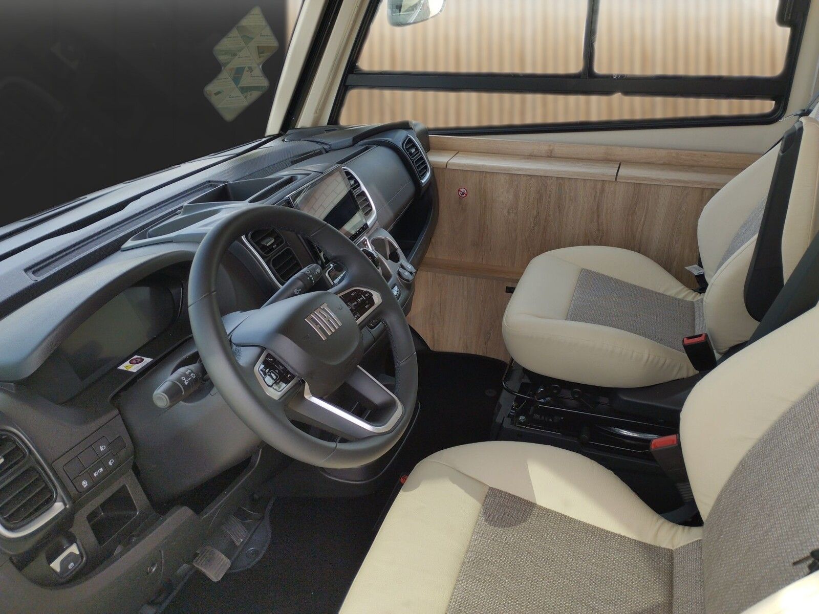 Fahrzeugabbildung Eura Mobil Integra Line IL 720 QF MondialMarkise8-Gang Aut.