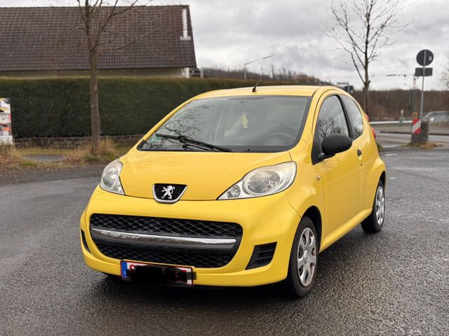 Peugeot 107 Petit Filou 1.0 68PS/TÜV AU NEU!