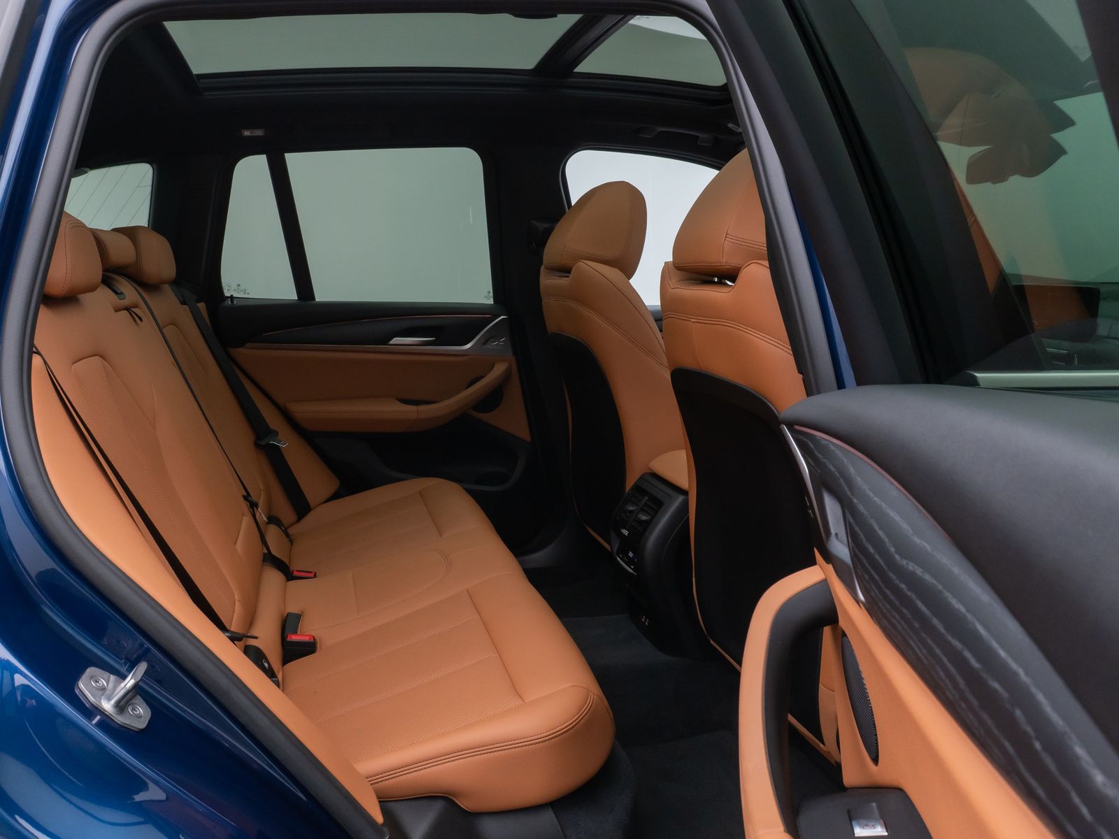 Fahrzeugabbildung BMW X3 xD20i Panorama Kamera HUD AHK Komfort Sport