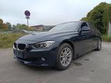 BMW 320 Baureihe 3 Lim. 320 i - BMW 320 aus 2012: 320i