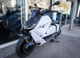 BMW CE 04 Dynamik-Paket und Schnellladegerät - BMW ELEKTRO ROLLER