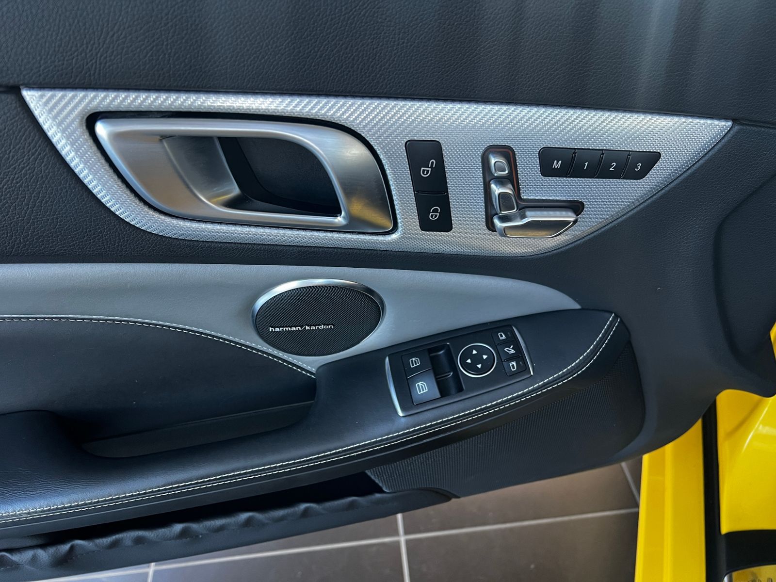 Fahrzeugabbildung Mercedes-Benz SLC 300 Final Edition H/K AMG LED NAVI ALU