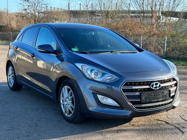 Hyundai i30 blue Passion *NAVI*SITZ/LENKHZ*PDC*