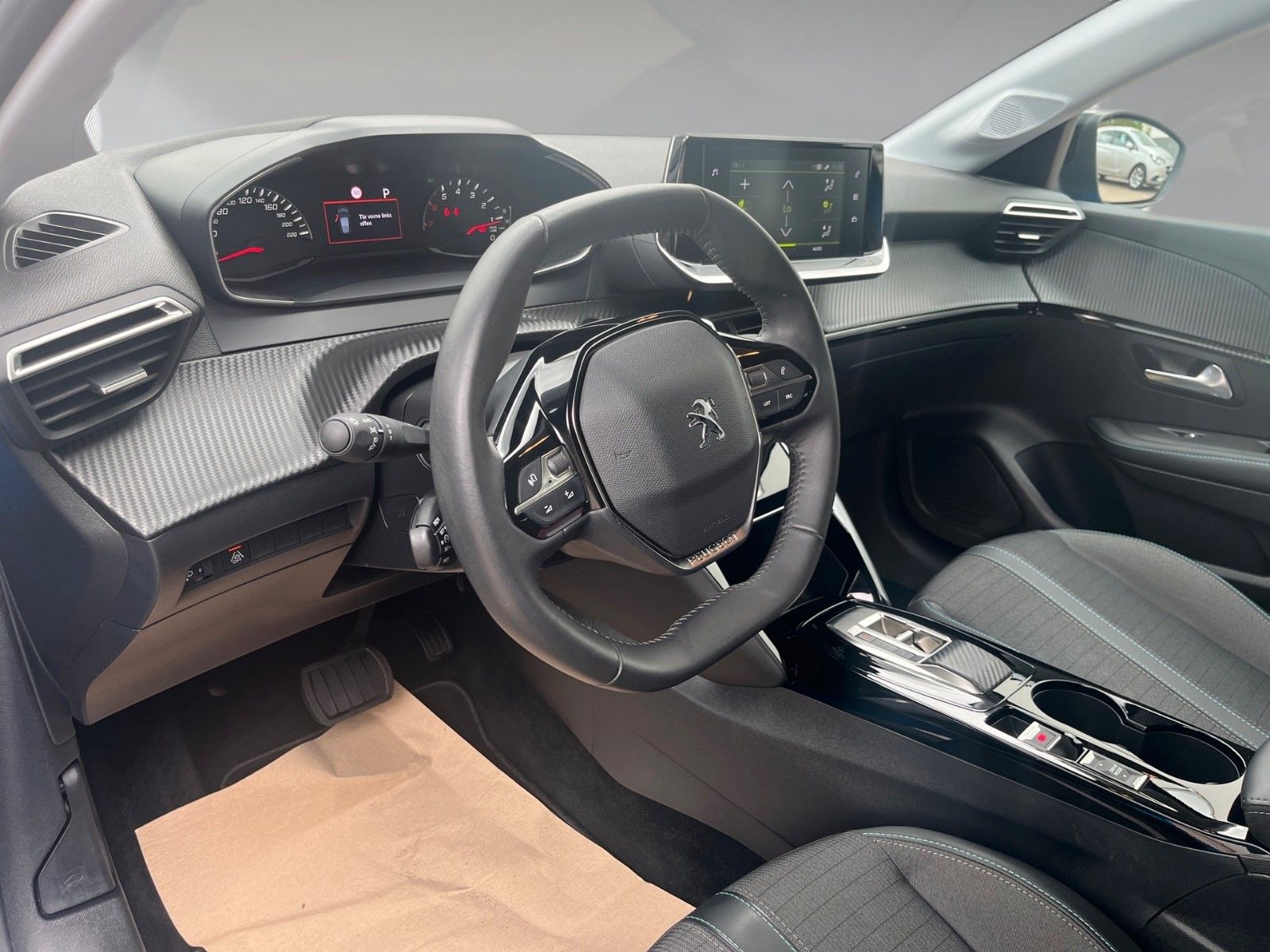 Peugeot 208 PureTech 100 EAT8 Allure – Bild 11