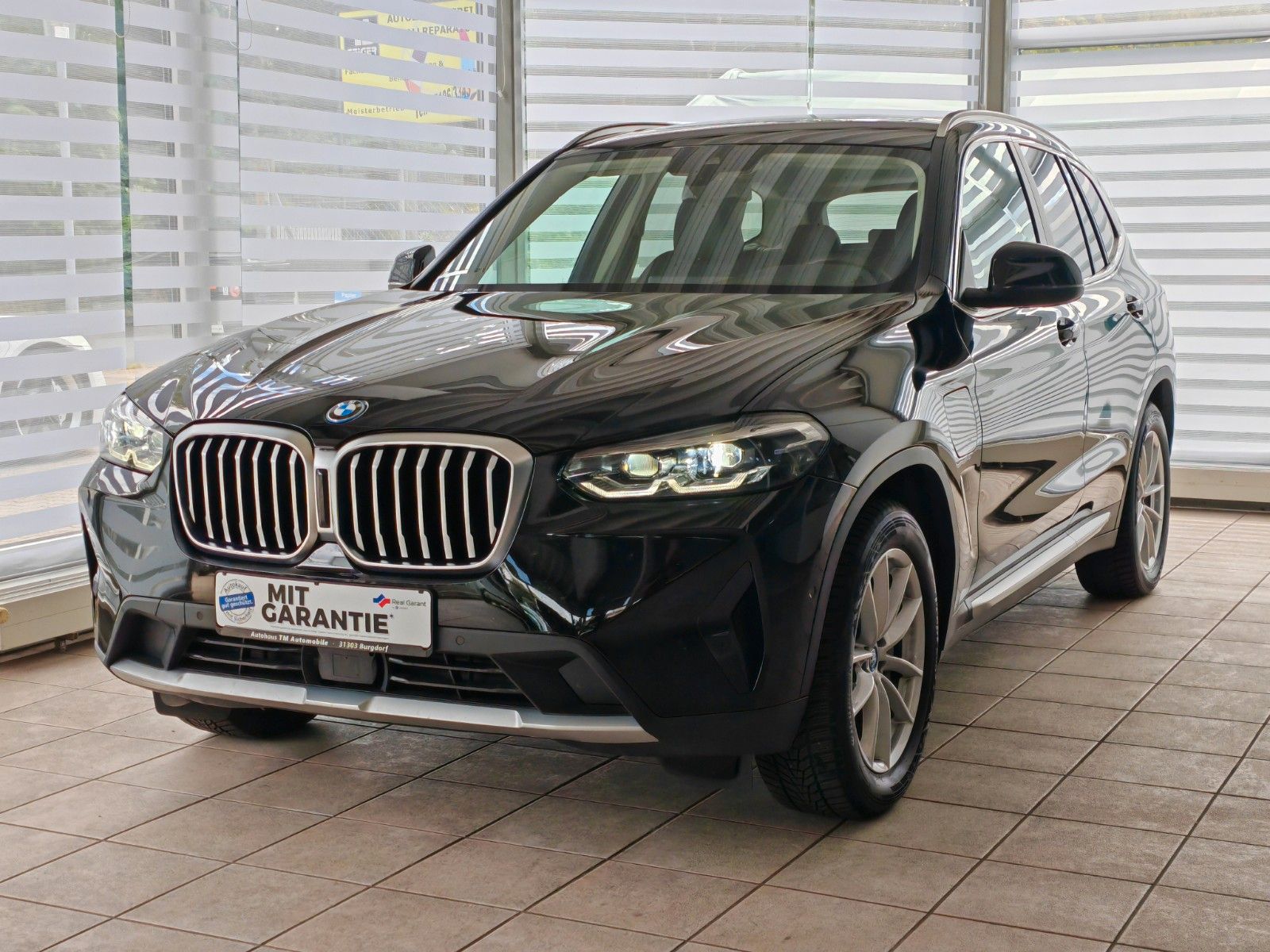 BMW X3 xD30e PANO Sportsitze SoH-100% Unfallfrei imagem 3