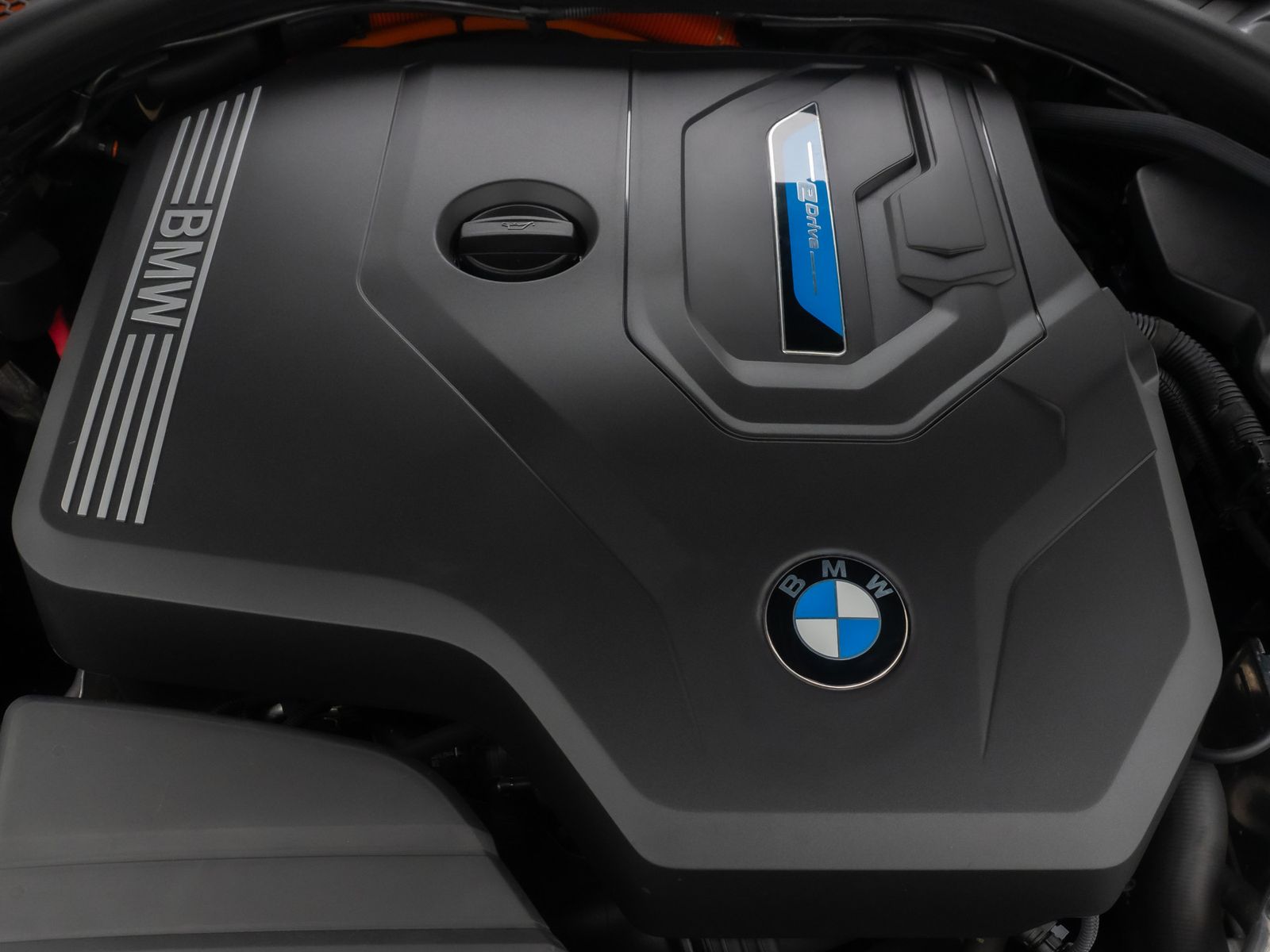Fahrzeugabbildung BMW 320e  DAB CockPitPlus PDC WidscreenDisplay LED