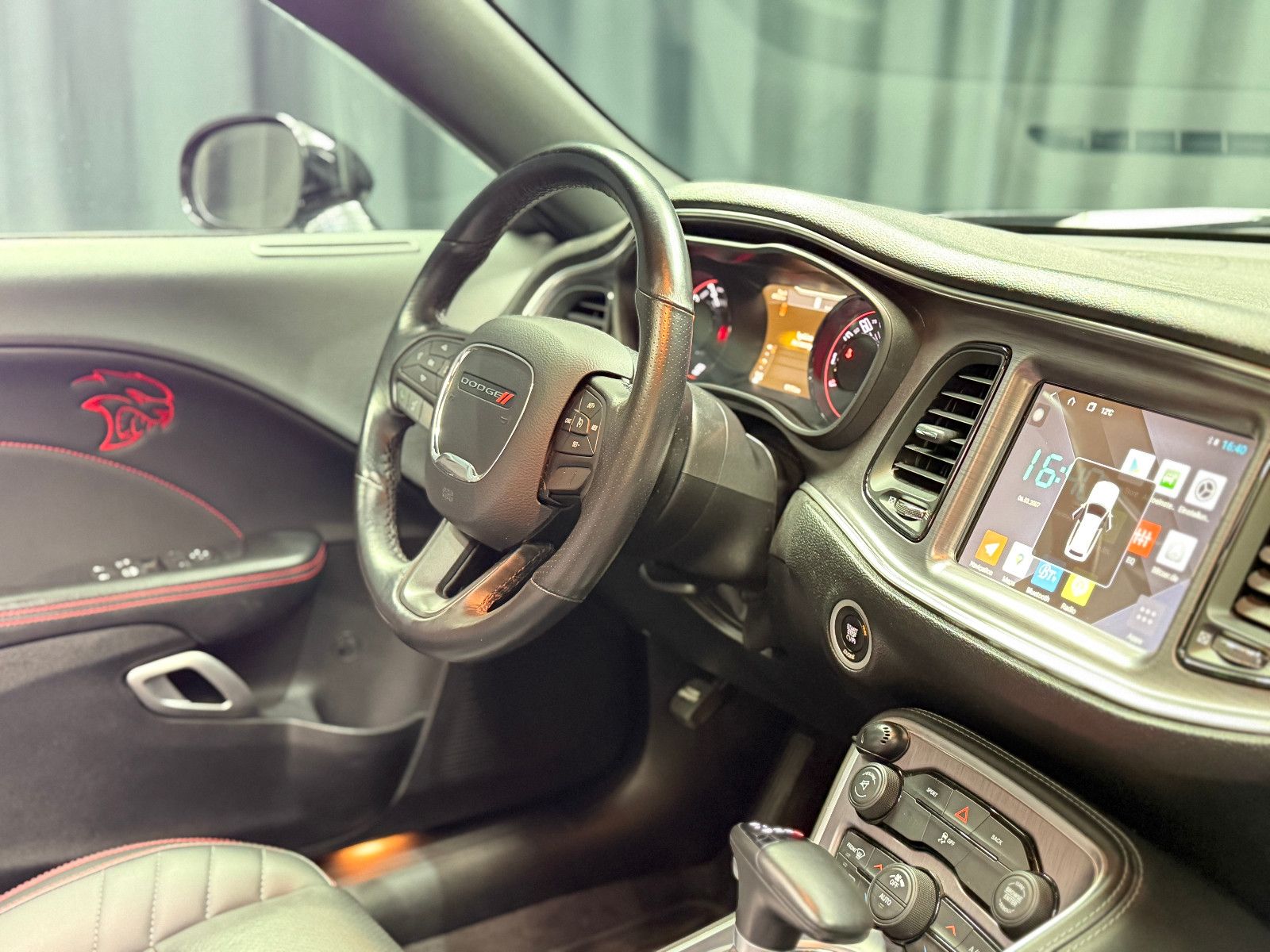 Fahrzeugabbildung Dodge Challenger 5.7 RT|LEDER|NAVI|SCHIEBEDACH|