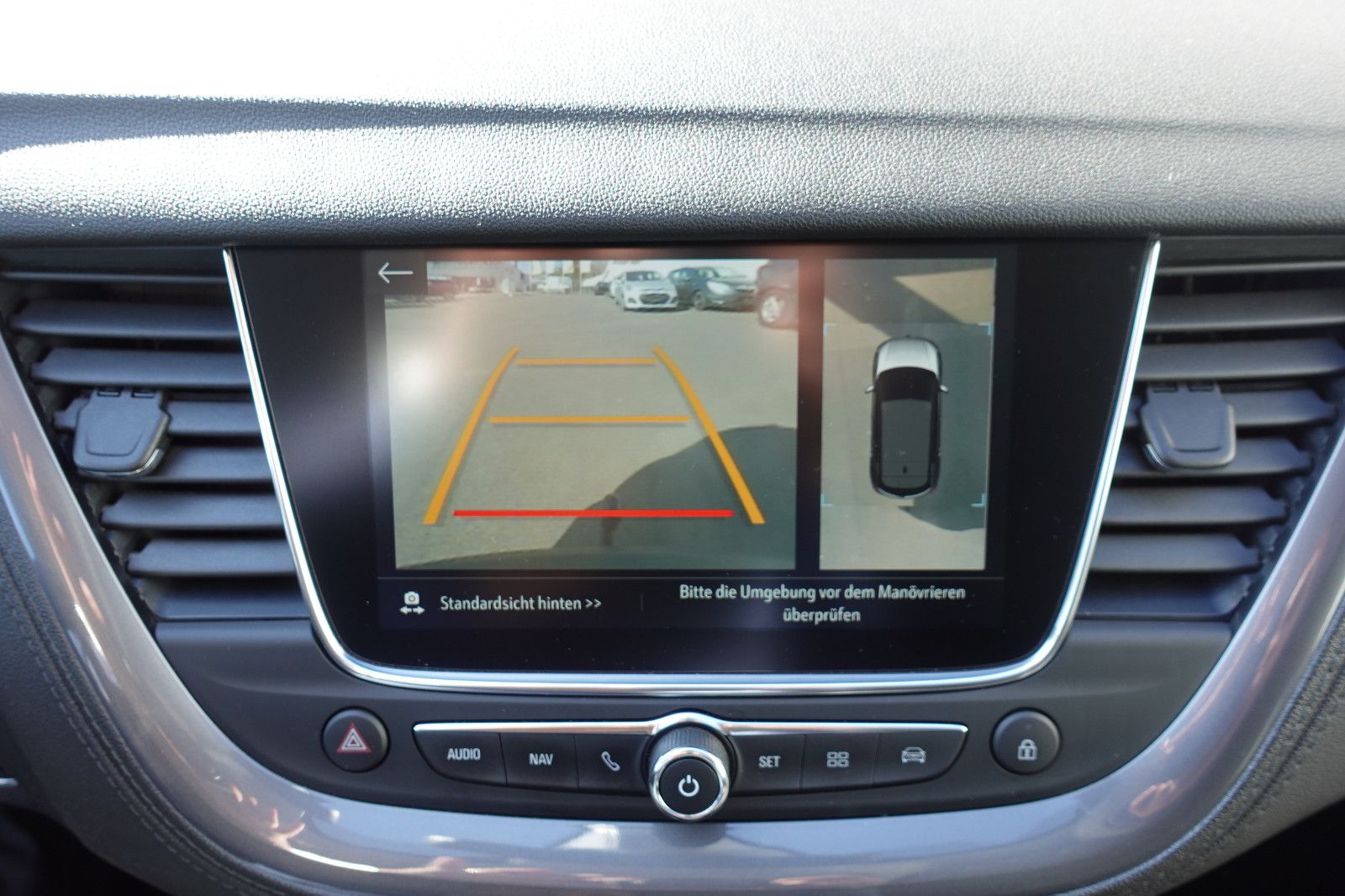 Fahrzeugabbildung Opel Grandland X 1.2Turbo AHK,Sitzh.,Navi,PDC,Kamera