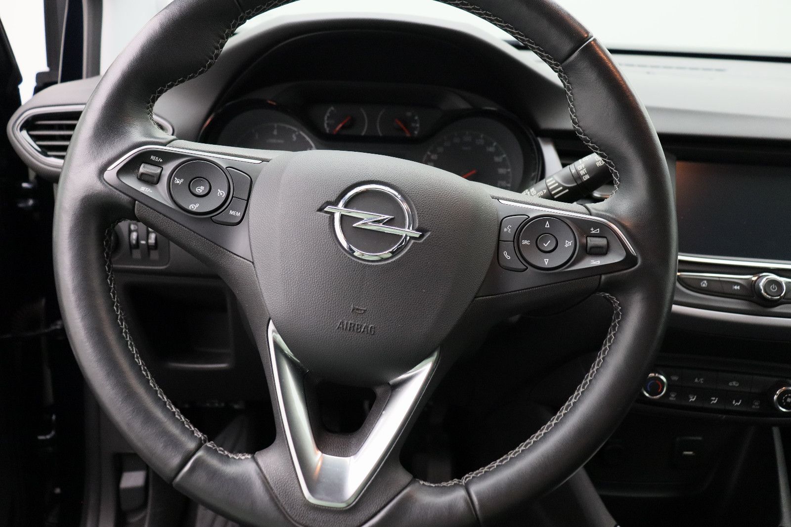 Fahrzeugabbildung Opel Crossland 1.2 Edition