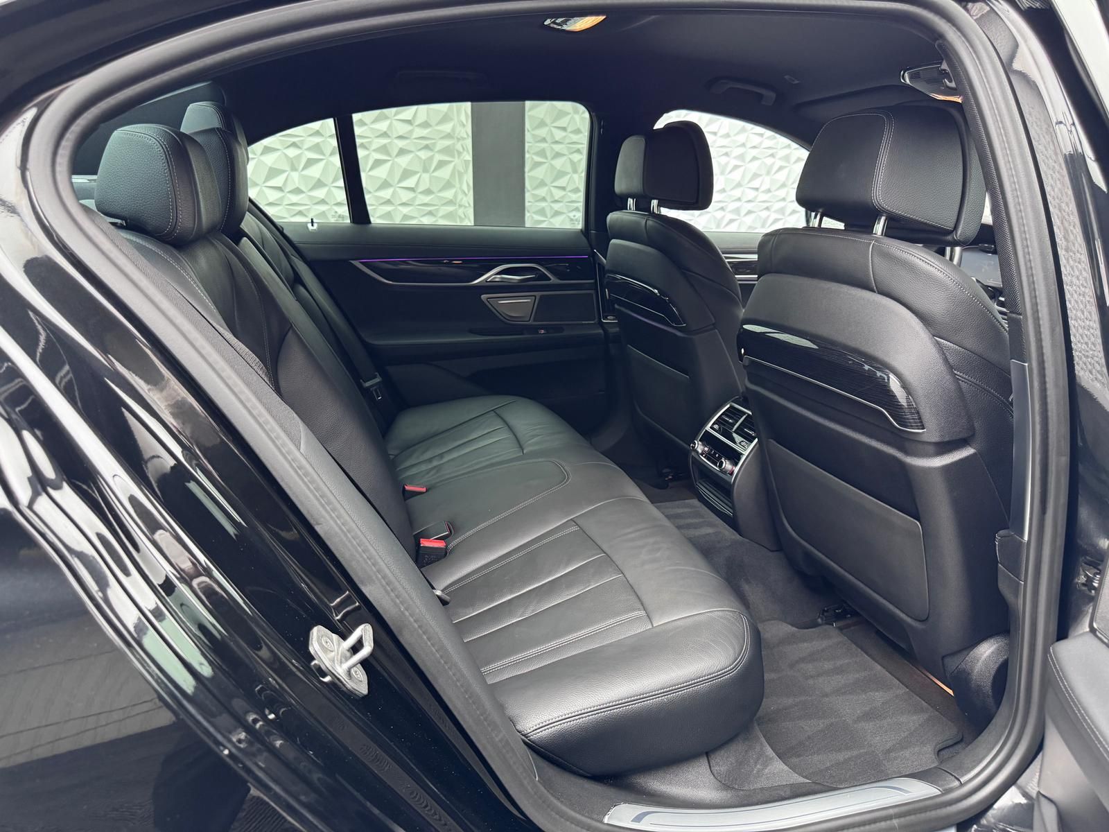 Fahrzeugabbildung BMW d XDRIVE/M-PAKET/H&K/STHZG/AHK/MASSAGE/KEY/360°