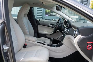 Fahrzeugabbildung Mercedes-Benz CLA 180 URBAN AMBIENTE|MEMORY|NAVI|SHZ