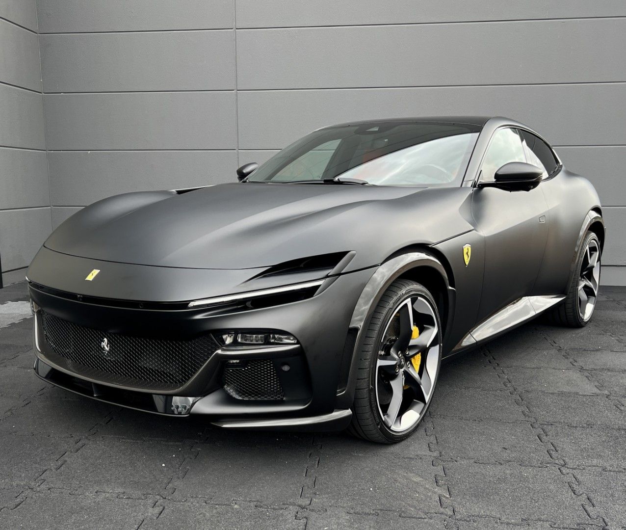 FERRARI Purosangue