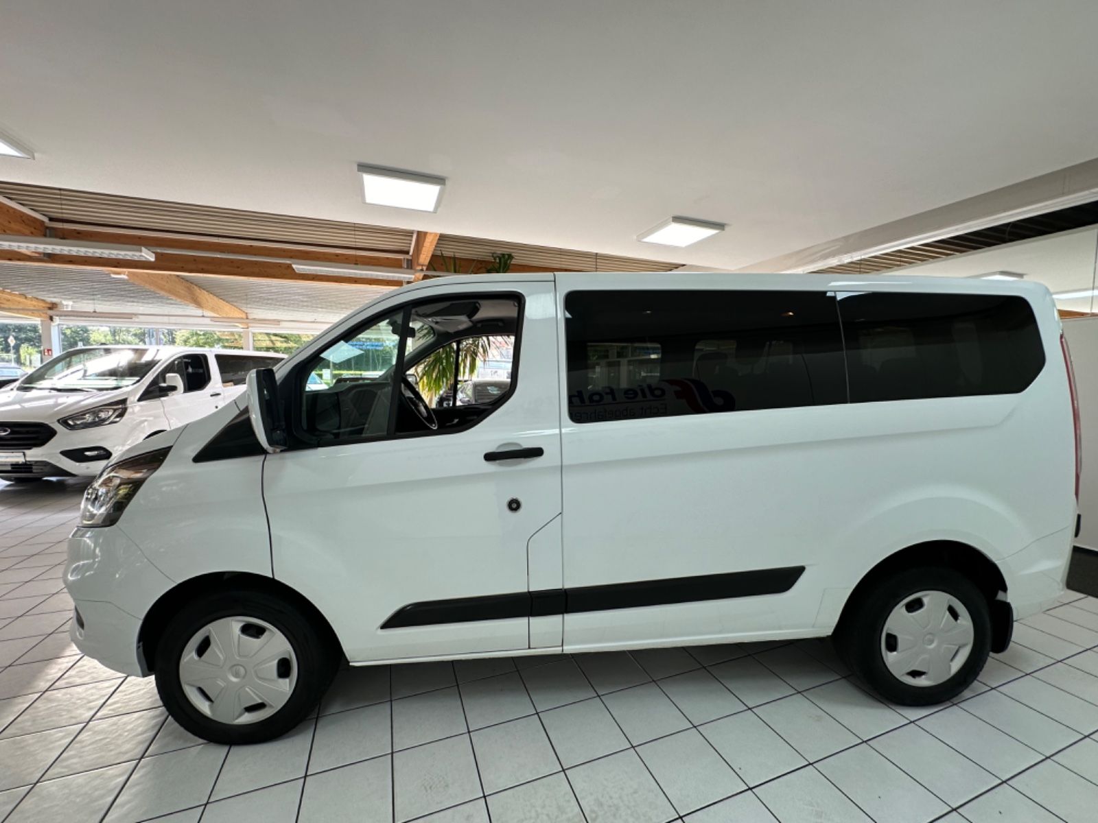 Fahrzeugabbildung Ford Transit Custom Kombi 320 L1 Trend *Doppel Klima*