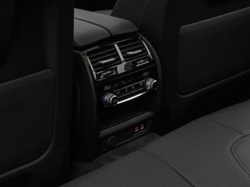 Fahrzeugabbildung BMW 530e xD Tour Pano ACC Kamera360° Sportsizt