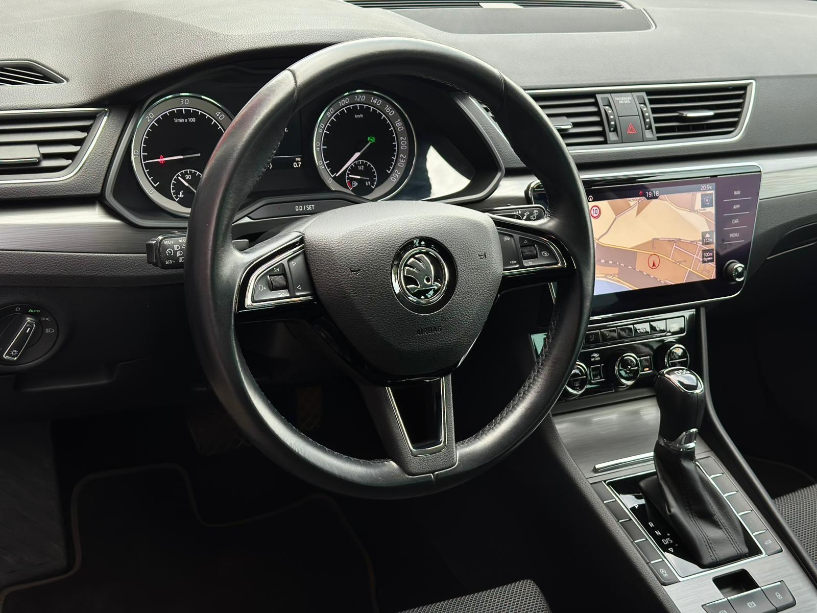 Skoda Superb 2.0TDI STYLE MATRIX#MEMORY#NAVI#SHZ#AHK