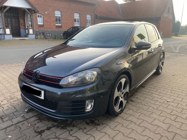 Volkswagen Golf 2.0 TSI DSG GTI 