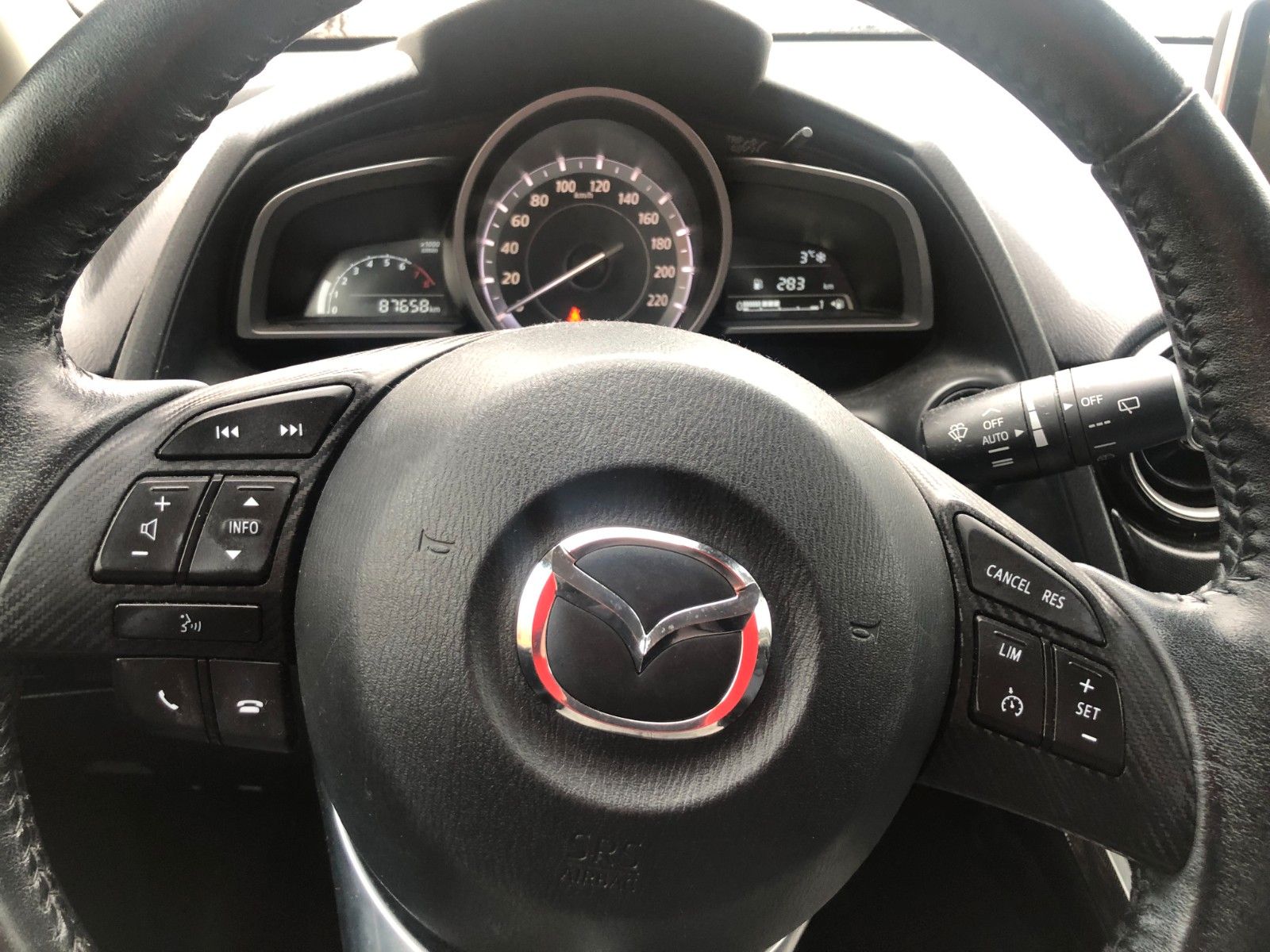 Fahrzeugabbildung Mazda 2 Lim. Exclusive-Line Seitenschaden