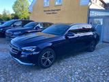 Mercedes-Benz E 300 d 4Matic Avantg. LED Standhzg. M-Bux Distr - Mercedes-Benz E 300 aus 2023