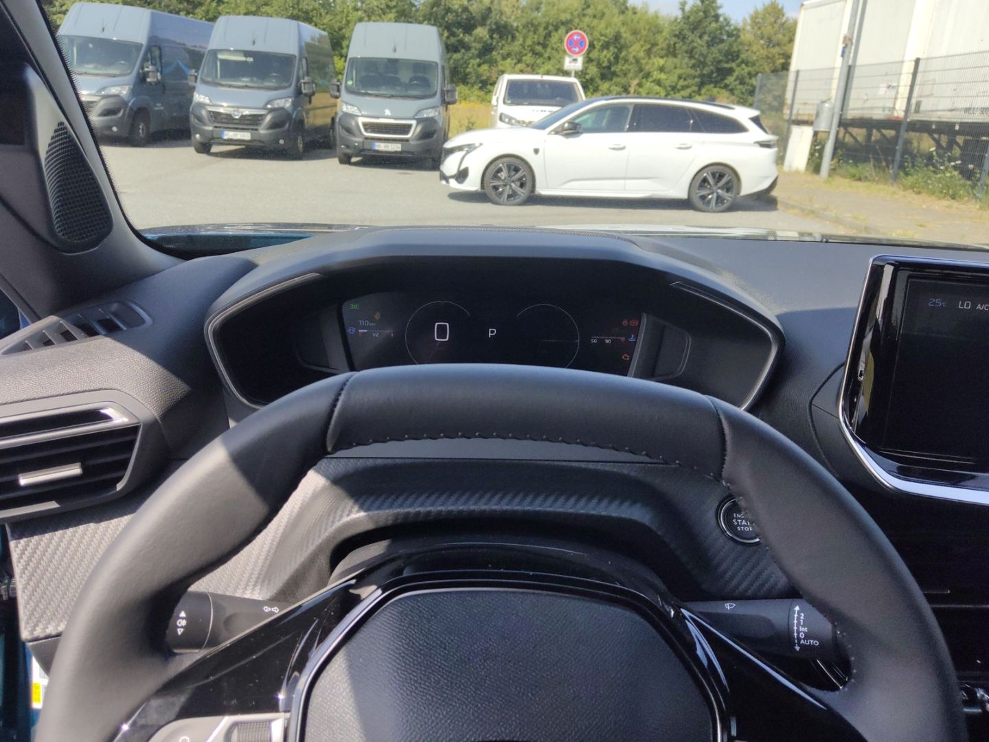 Peugeot 2008 - Bild 12