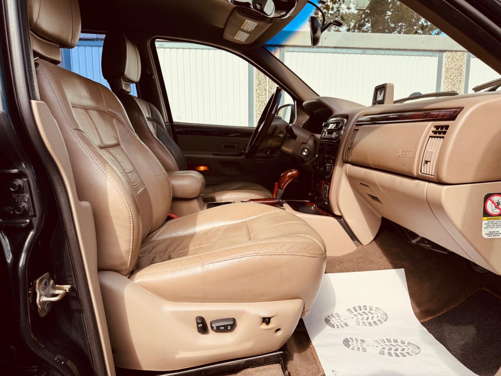 Jeep Grand Cherokee Limited 4.7 V8 223ch BVA - Attelage - Régulateur - Sièges éléctriques chauffants - Climatisation