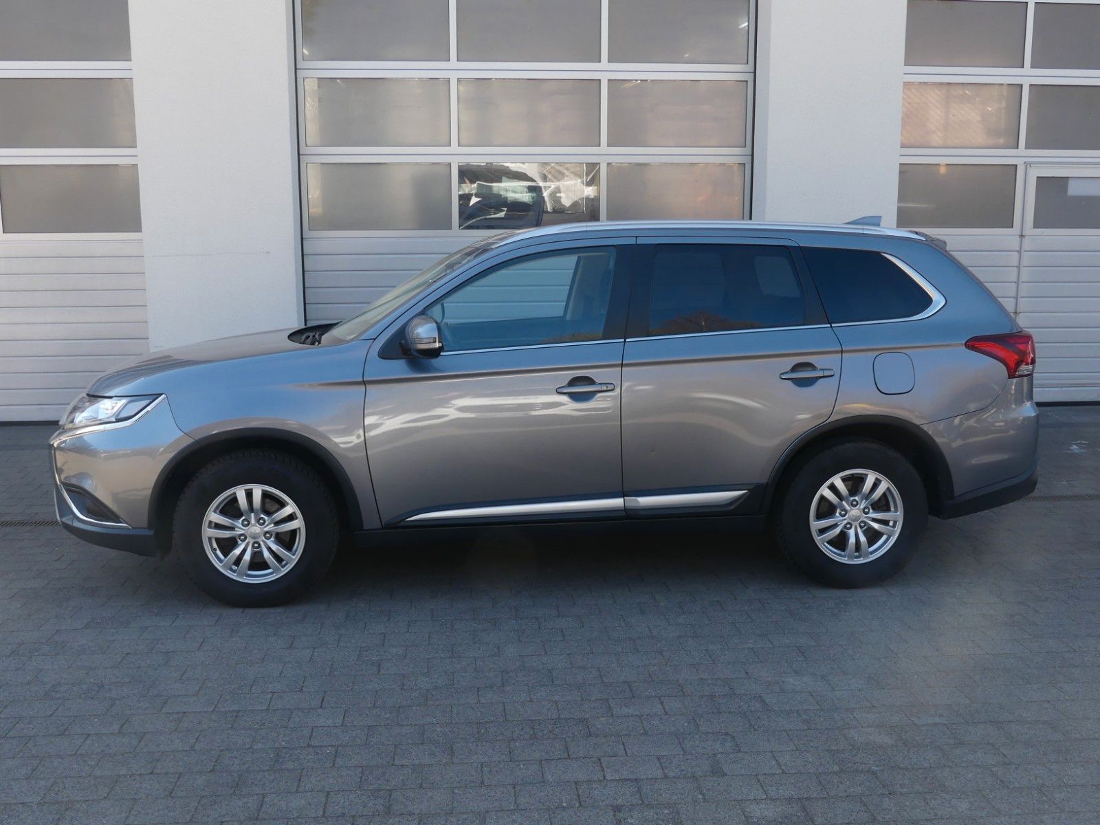 Fahrzeugabbildung Mitsubishi Outlander Diamant Edition 2WD*Gasanlage*Kamera*