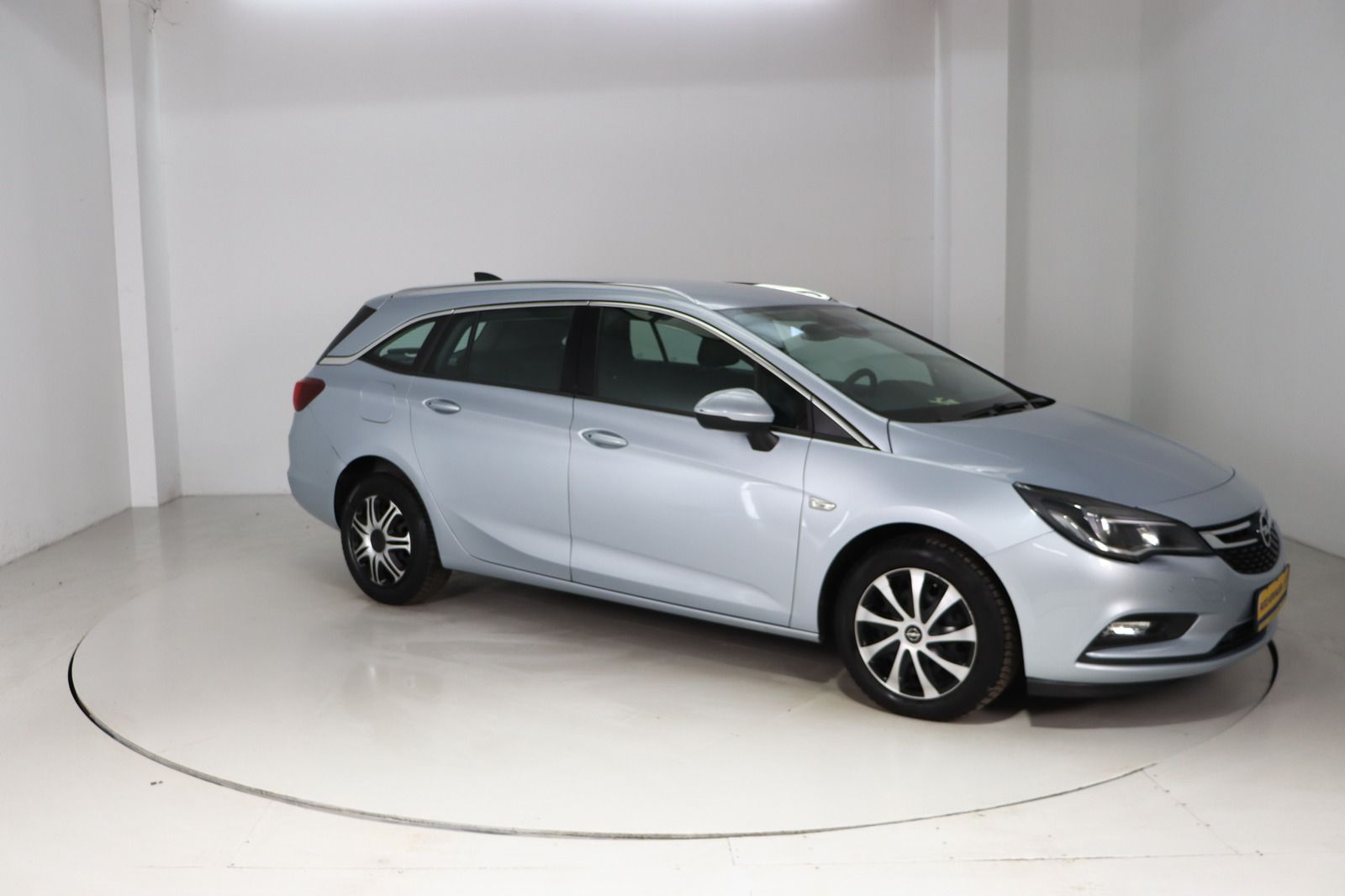 Fahrzeugabbildung Opel Astra K Sports Tourer * Navi * HU/AU neu *