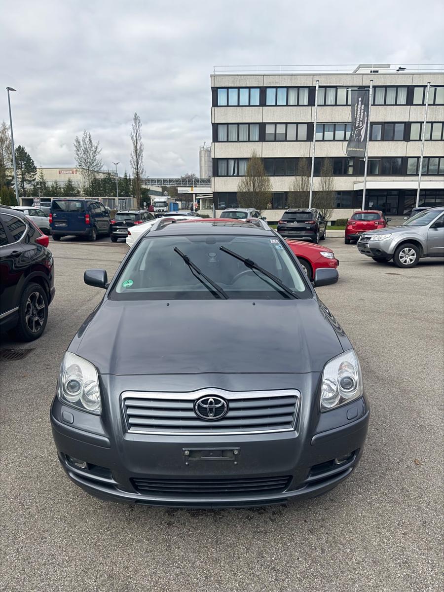 Toyota Avensis Kombi 2.4 Executive
