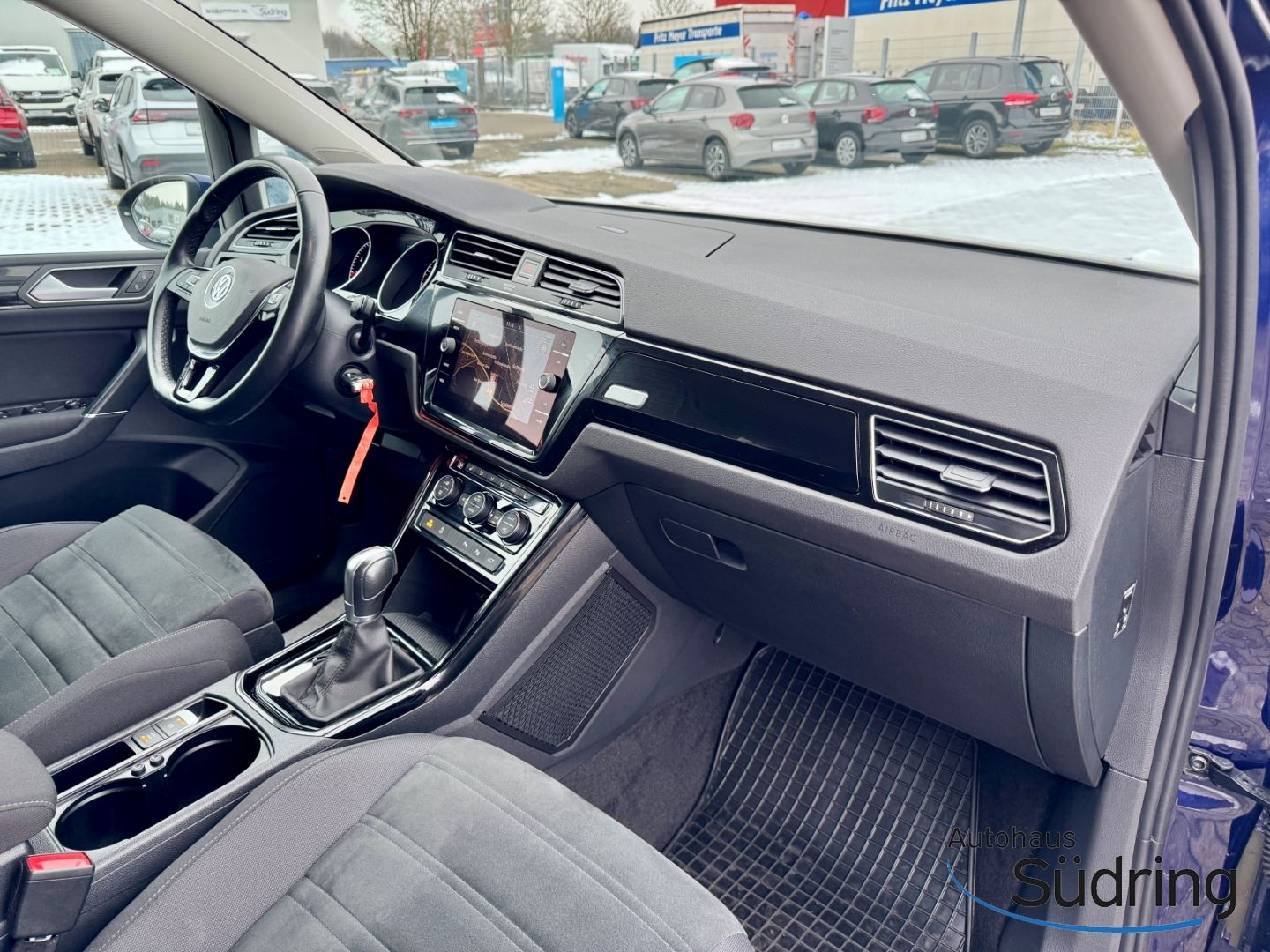 Touran 1,4 TSI Highline DSG AHK Navi LED ACC