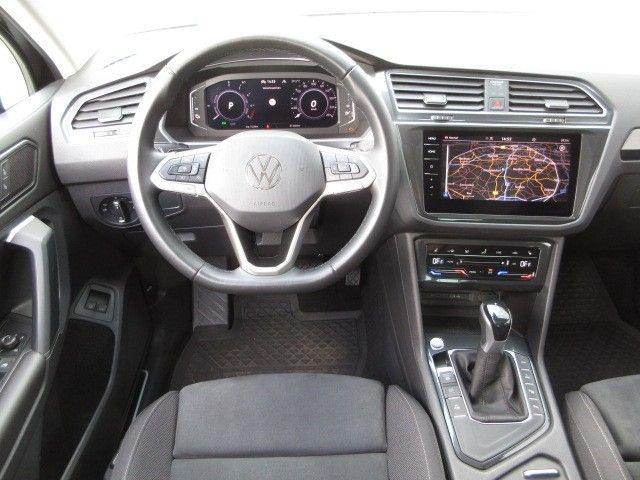 Volkswagen Tiguan Elegance eHybrid IQ Pano Matrix AHK Ergo imagem 3