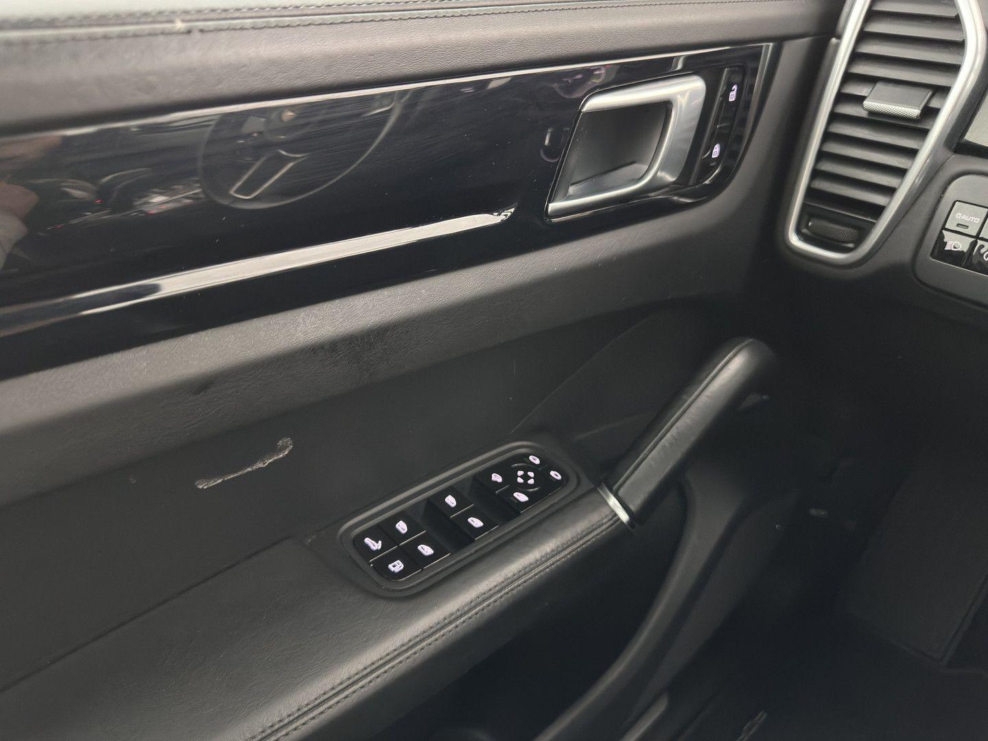 Porsche Cayenne Coupé 3.0 E-Hybrid (Plug-in) {SoH-100%}, миниатюра 30