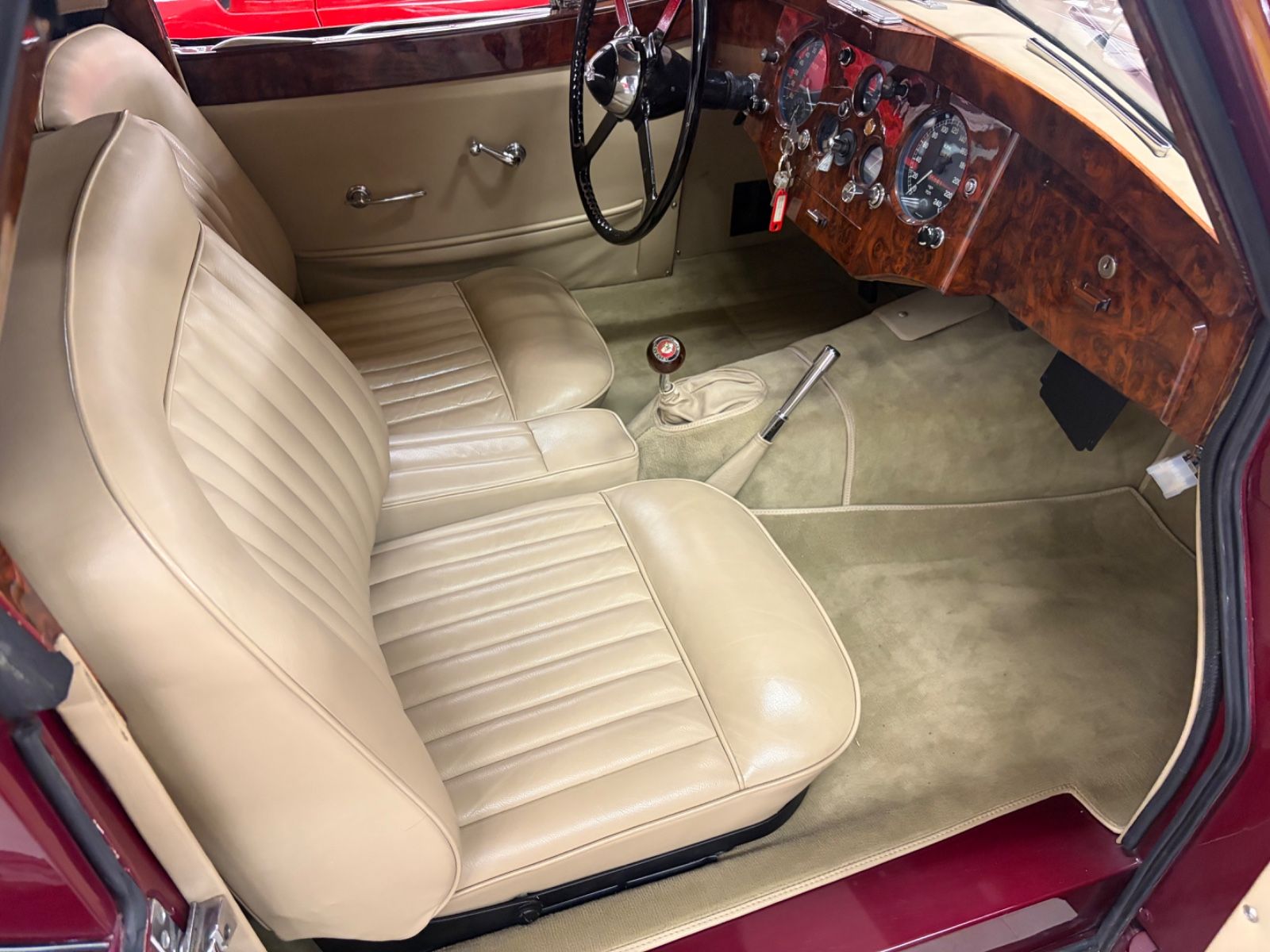 JAGUAR XK 13