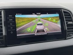 SKODA Karoq Sportline CANTON 4xSHZ AHK 5Jahre Garantie