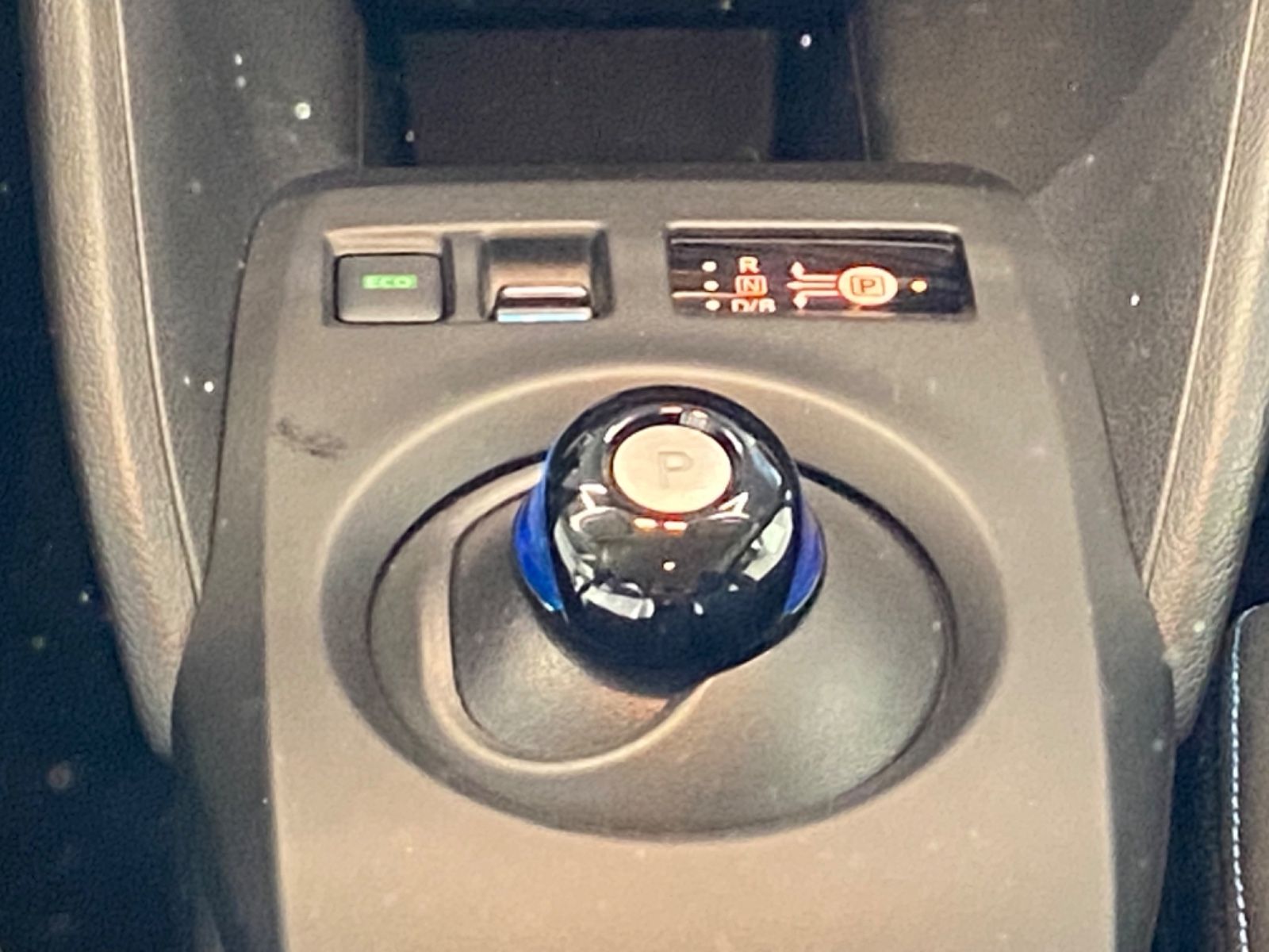 Fahrzeugabbildung Nissan Leaf Acenta - CARPL./AndroidA.,2Ladekabel;SOH98%
