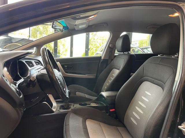 Kia Ceed Sportswagon FIFA World Cup Edition *AHK*LKH