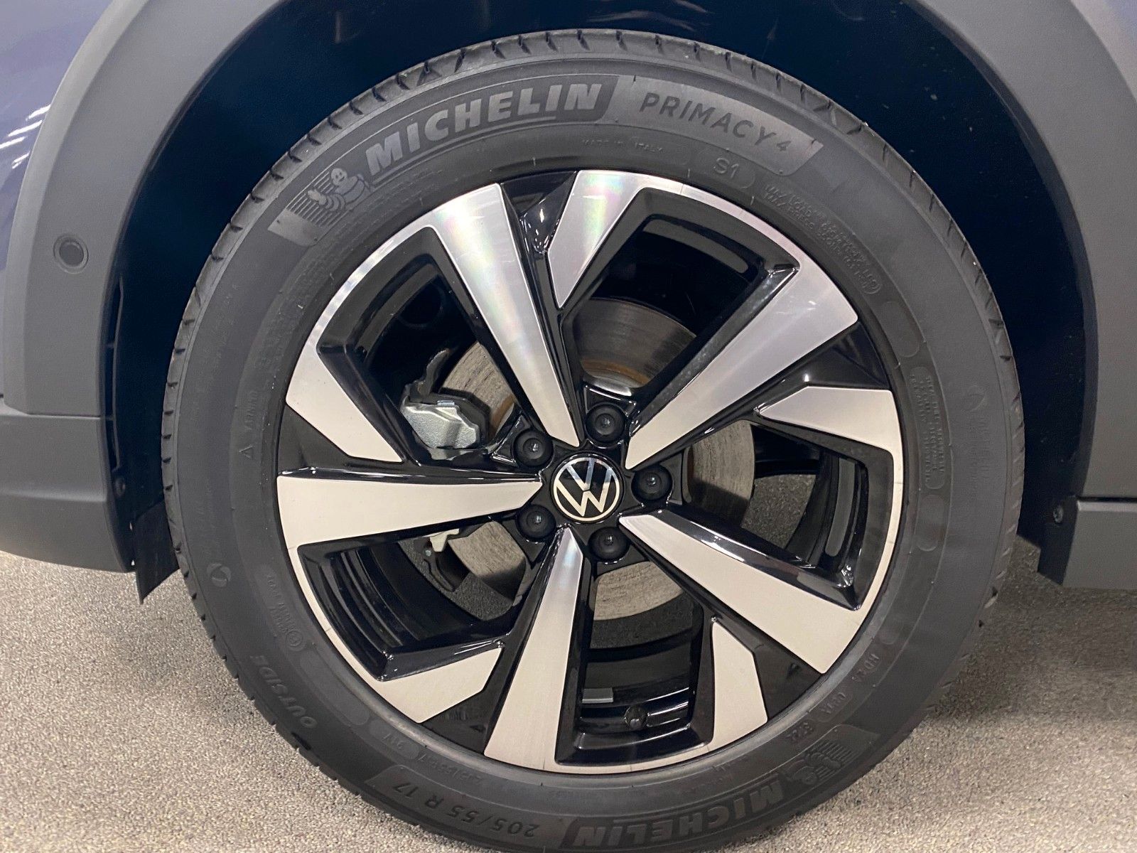 Fahrzeugabbildung Volkswagen Taigo 1.0 TSI  DSG STYLE+MATRIX+KAMERA+17"ALU+BC