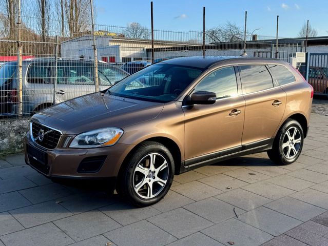 Volvo XC 60 XC60 Momentum AWD / TÜV NEU