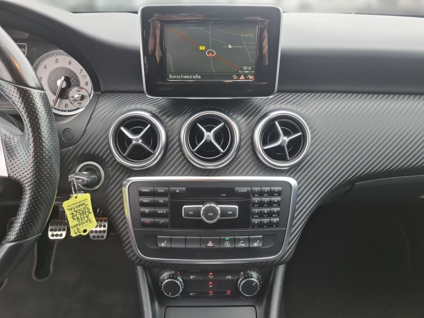 Fahrzeugabbildung Mercedes-Benz A 180 BlueEfficiency HU/AU Klima