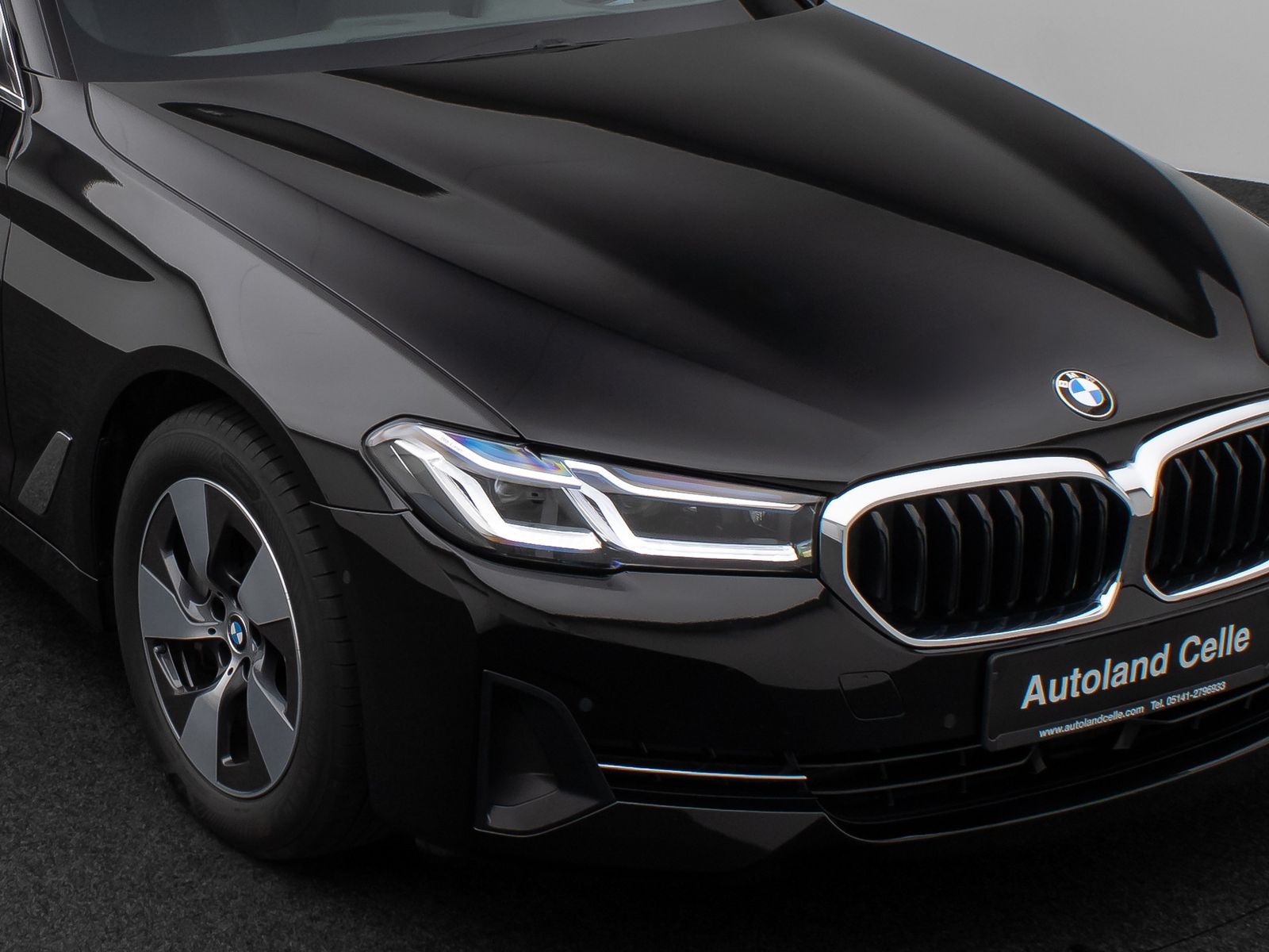 Fahrzeugabbildung BMW 530i Kamera Laser HUD DAB 4xKlima AHK Komfort