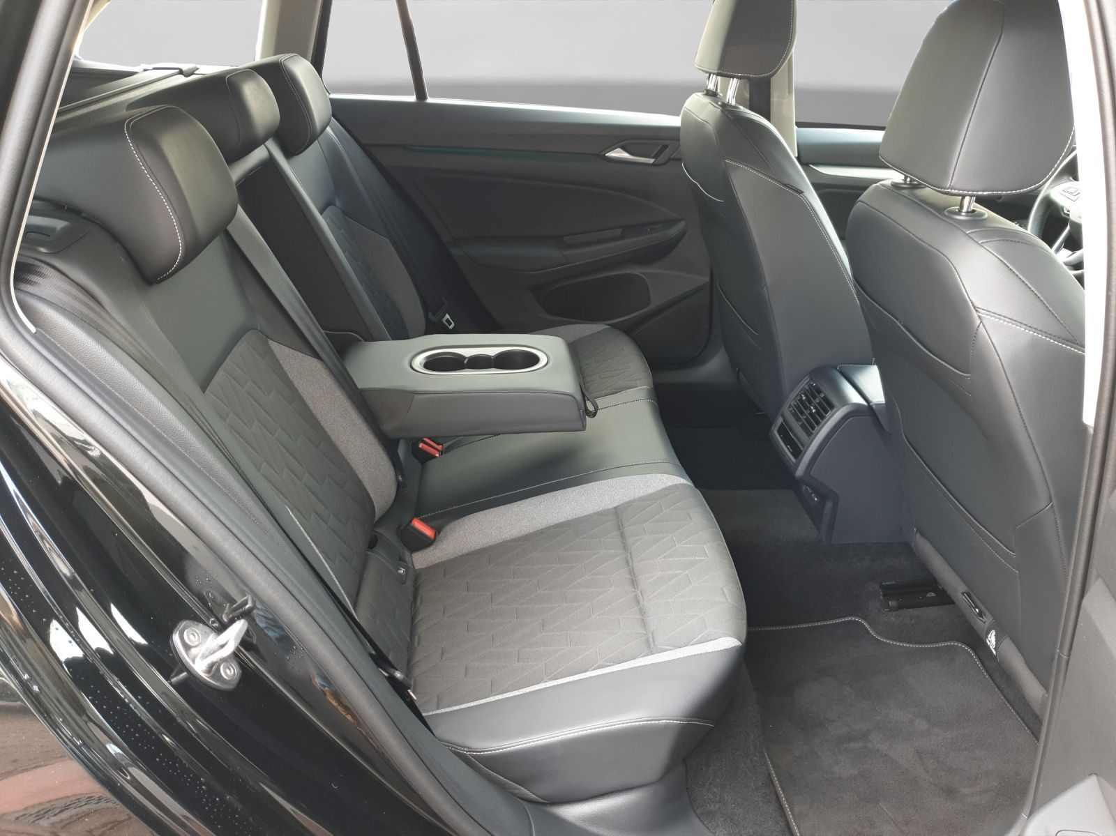 Volkswagen Golf - Bild 7