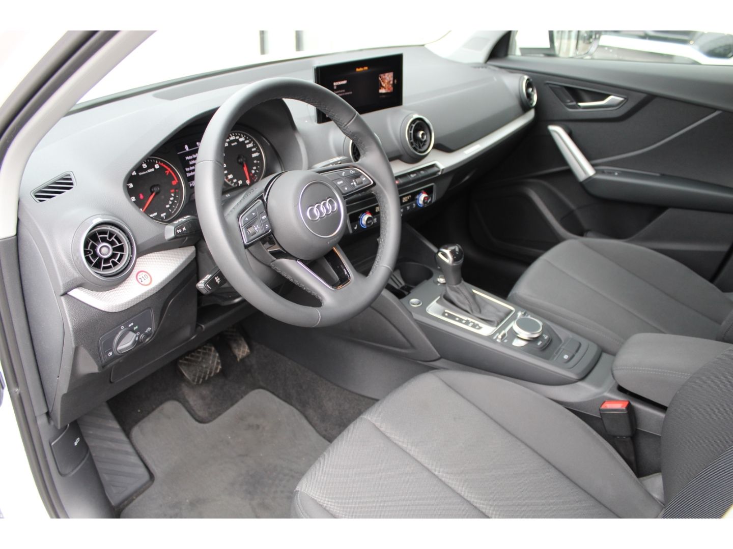 Q2 35 TFSI S-tronic - APP*Keyless*elHeckkl.*AHK!