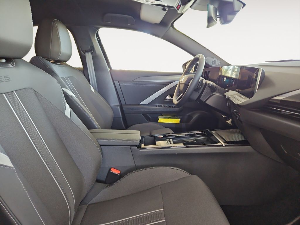 Fahrzeugabbildung Opel Astra ST 1.2 Turbo AT GS Navi LED Lenk/Sitzheiz.